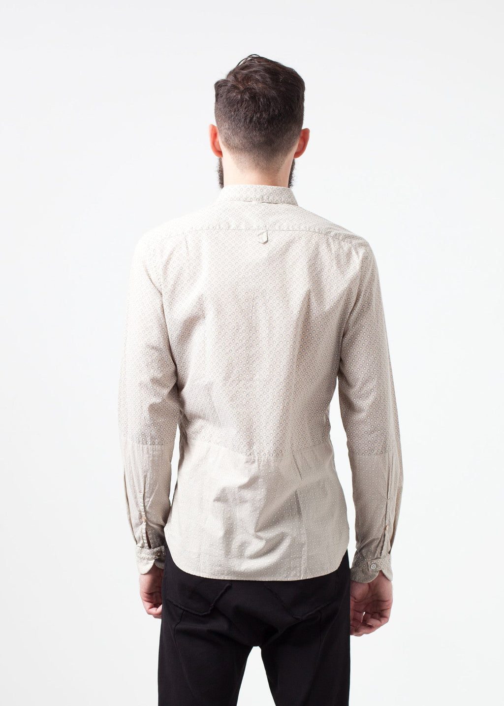 Mintás gombos felső bézs színben