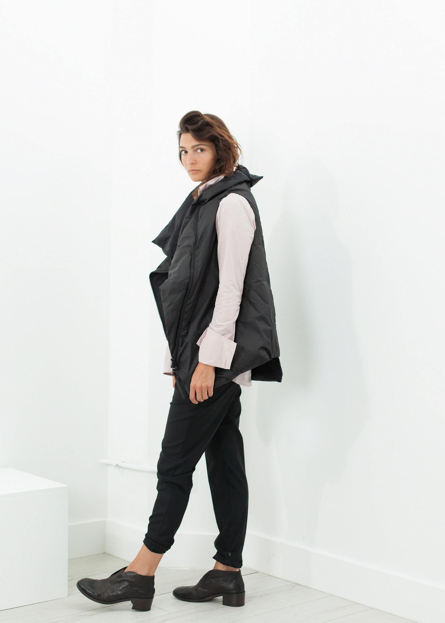 Hegyes galléros blúz rózsaszín színben