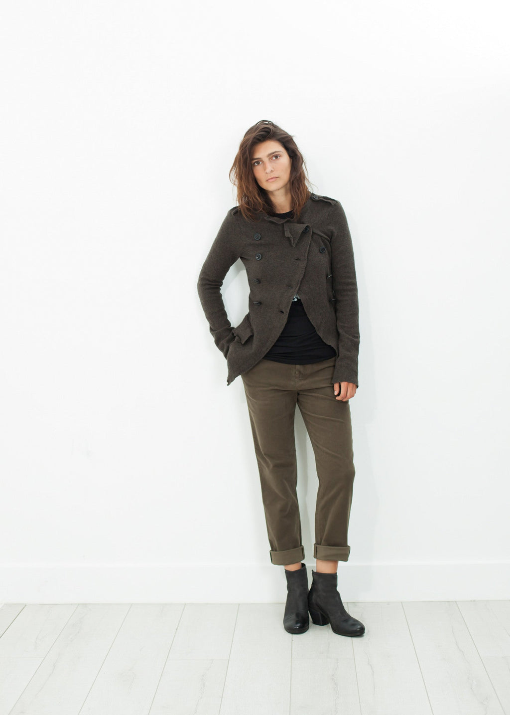 Khaki színű velúr pamut nadrág