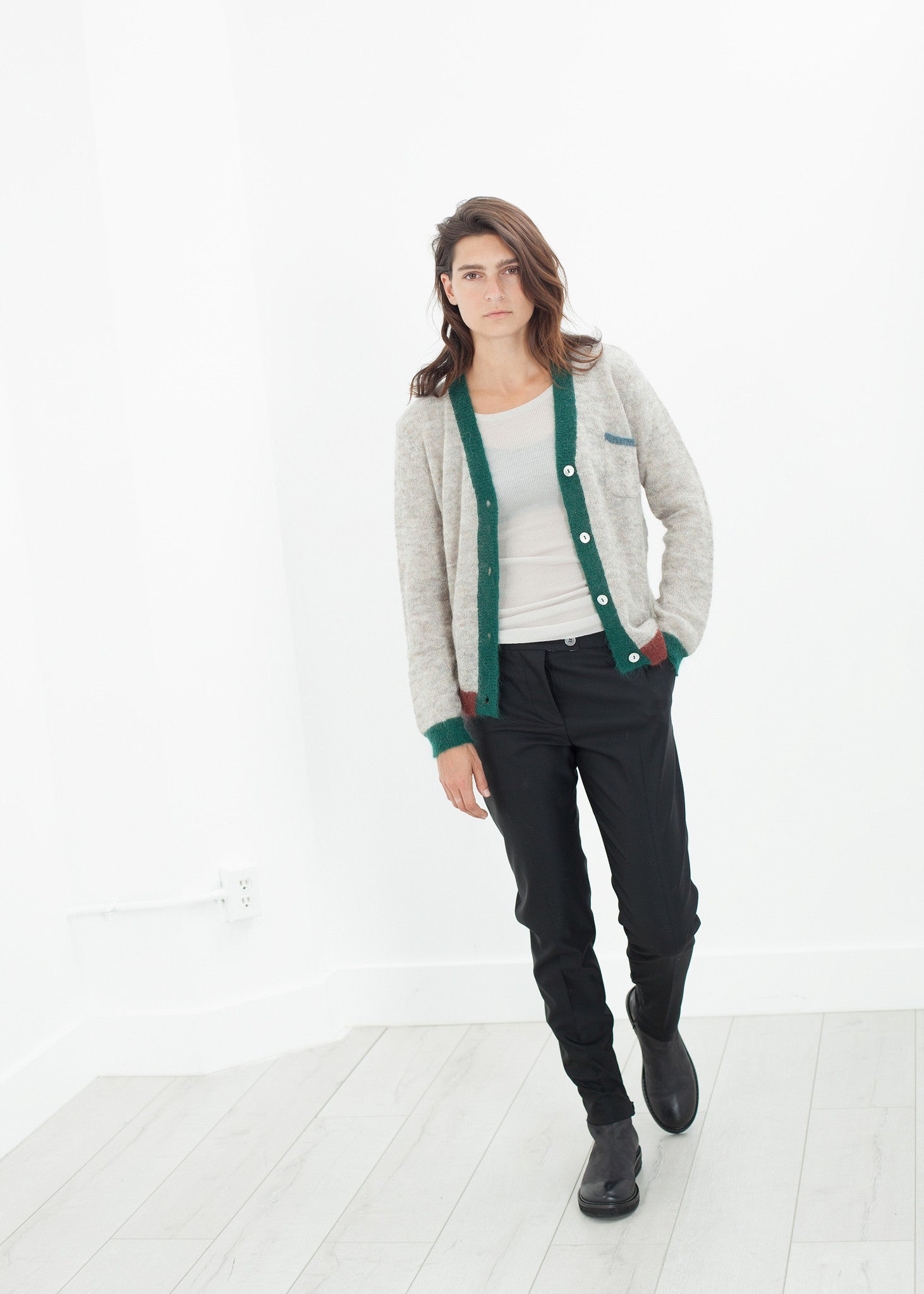 Barátnő nadrág fekete színben