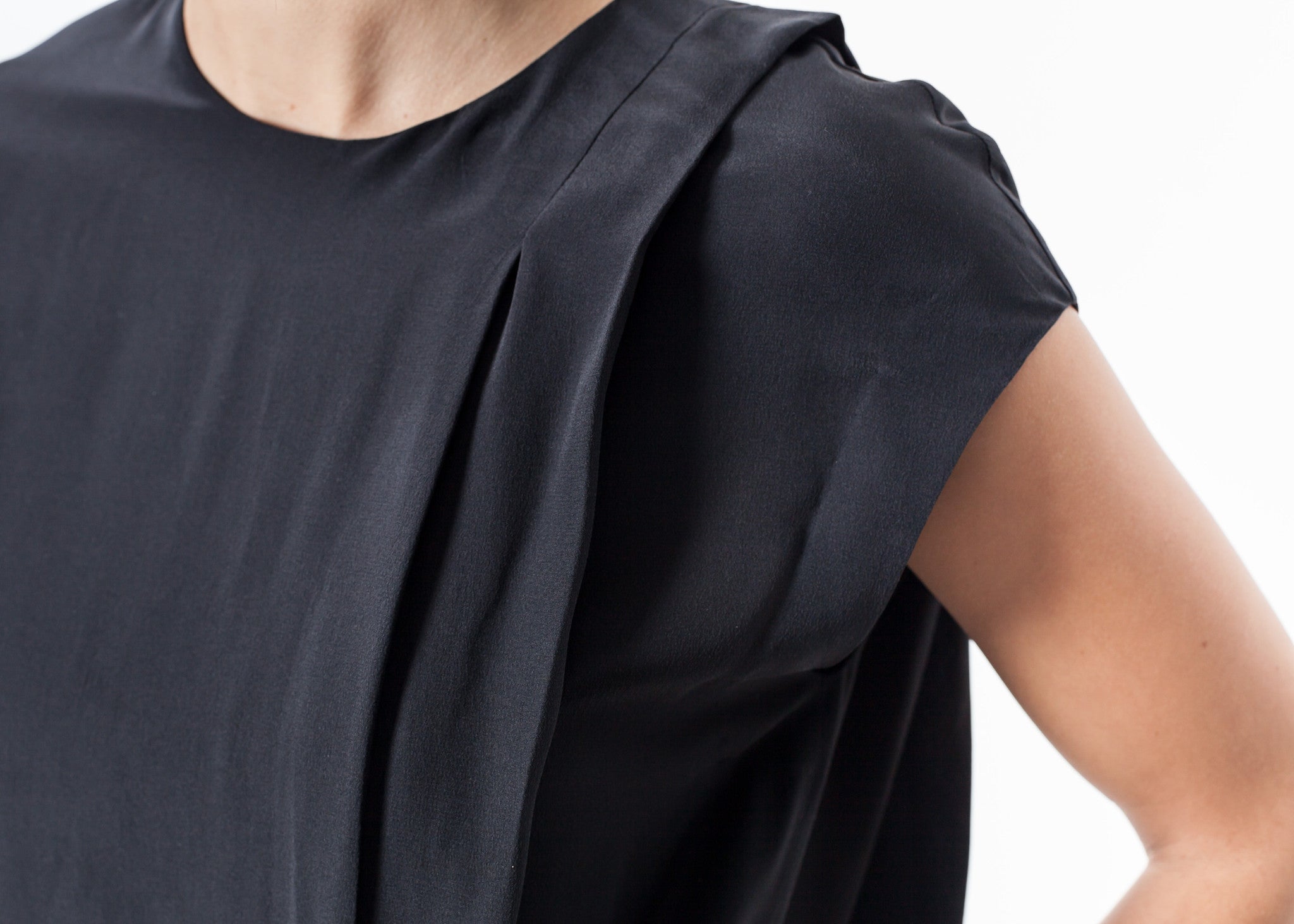 Elvira ruha fekete színben