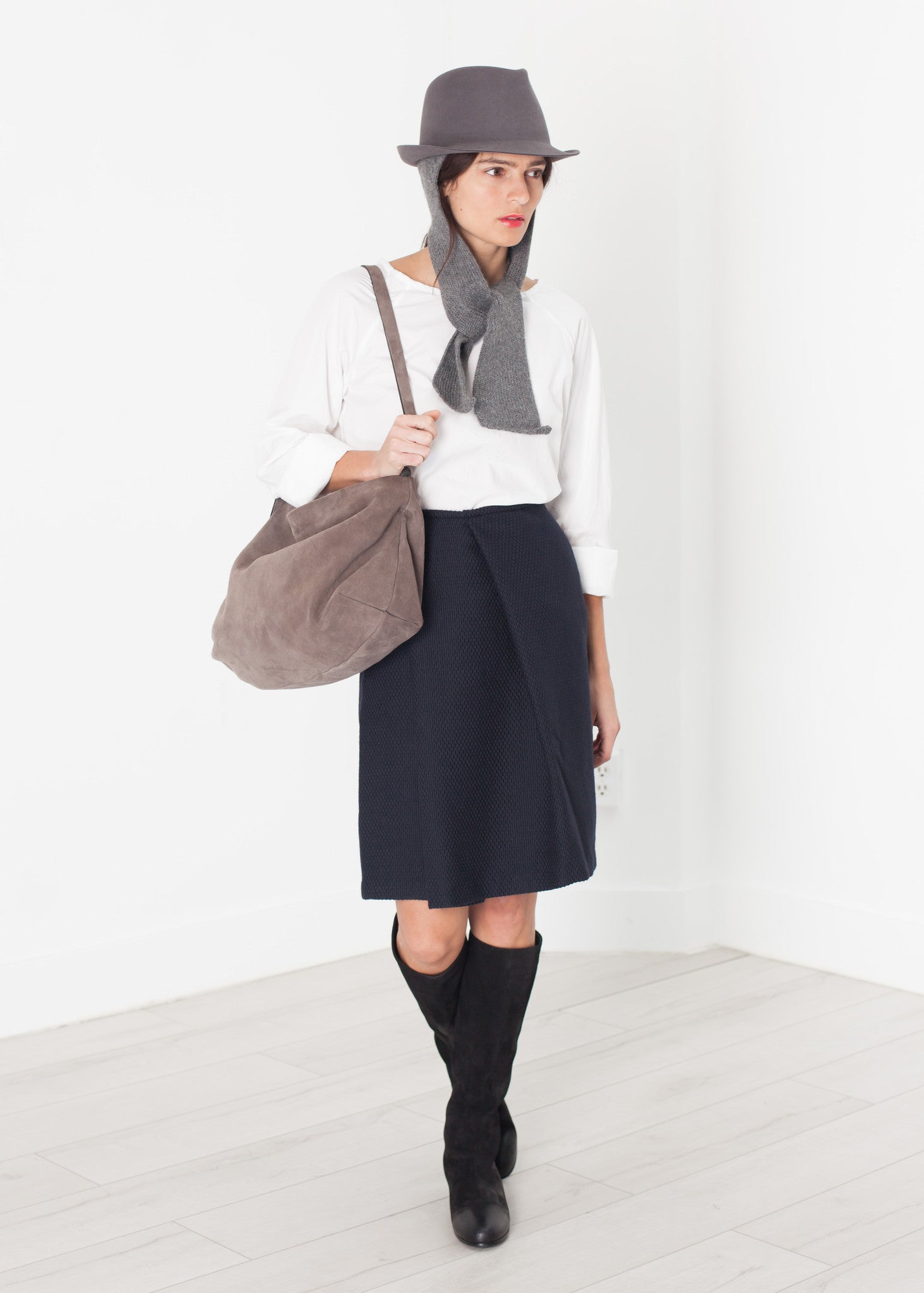 Kate kalap acélszürke színben