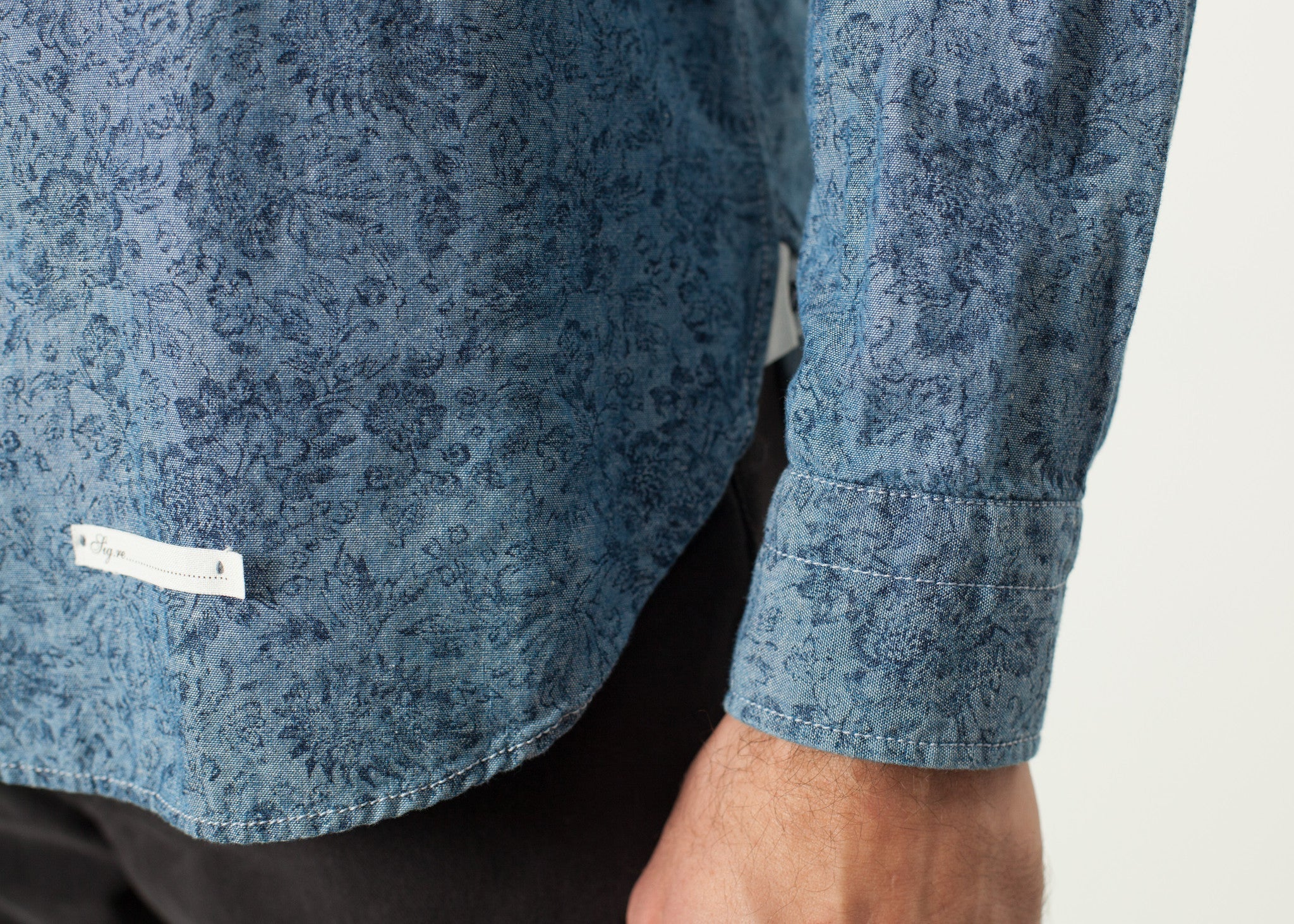 Virágmintás gombos ruha kék színben