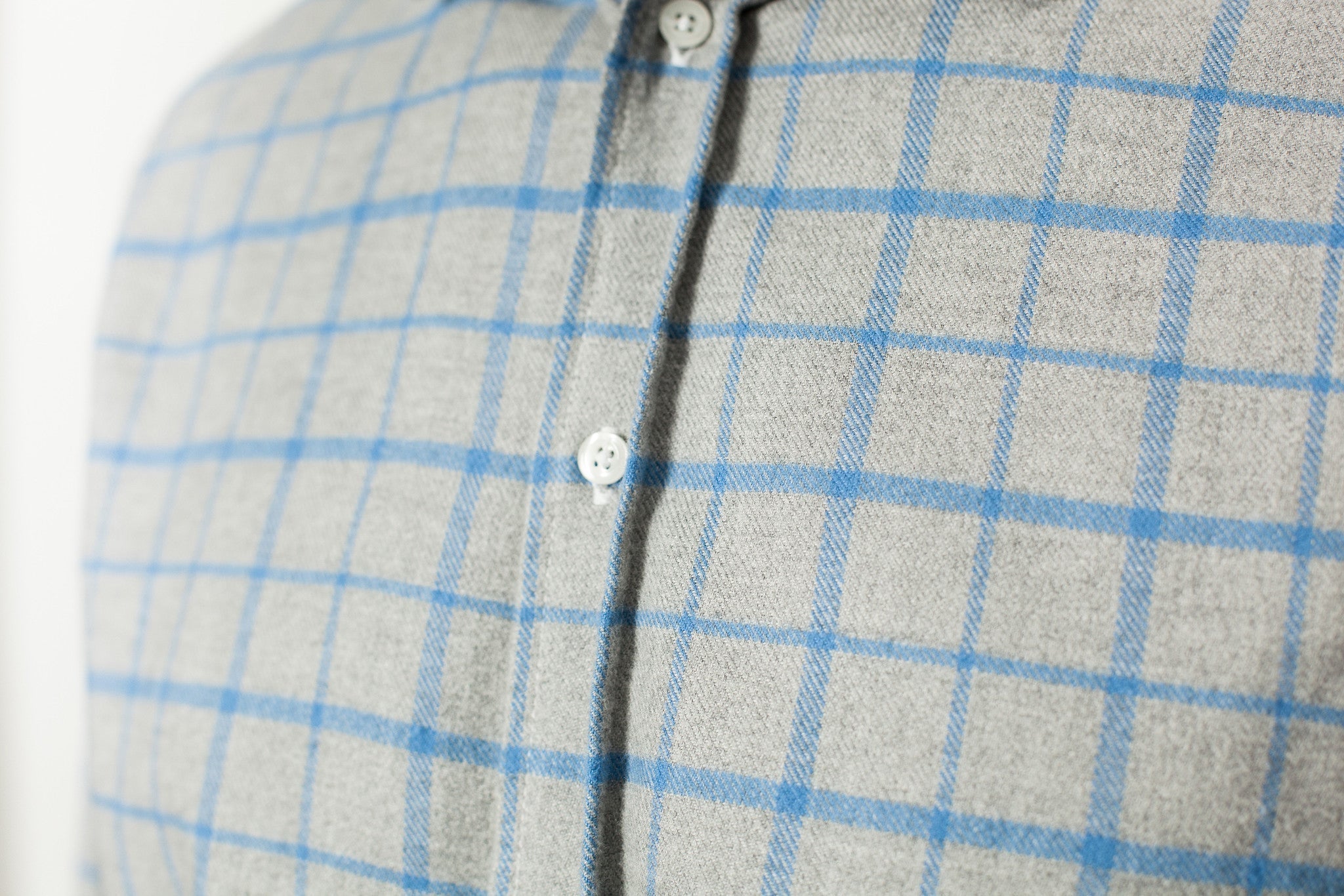 Paul ing szürke flanelben