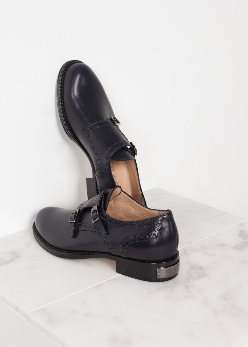 Csatos cipő sötétkékben