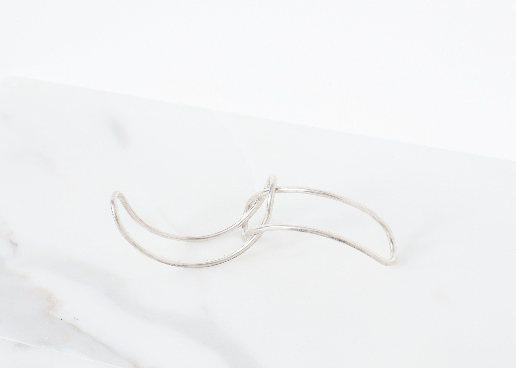 84-es karkötő polírozott ezüstből