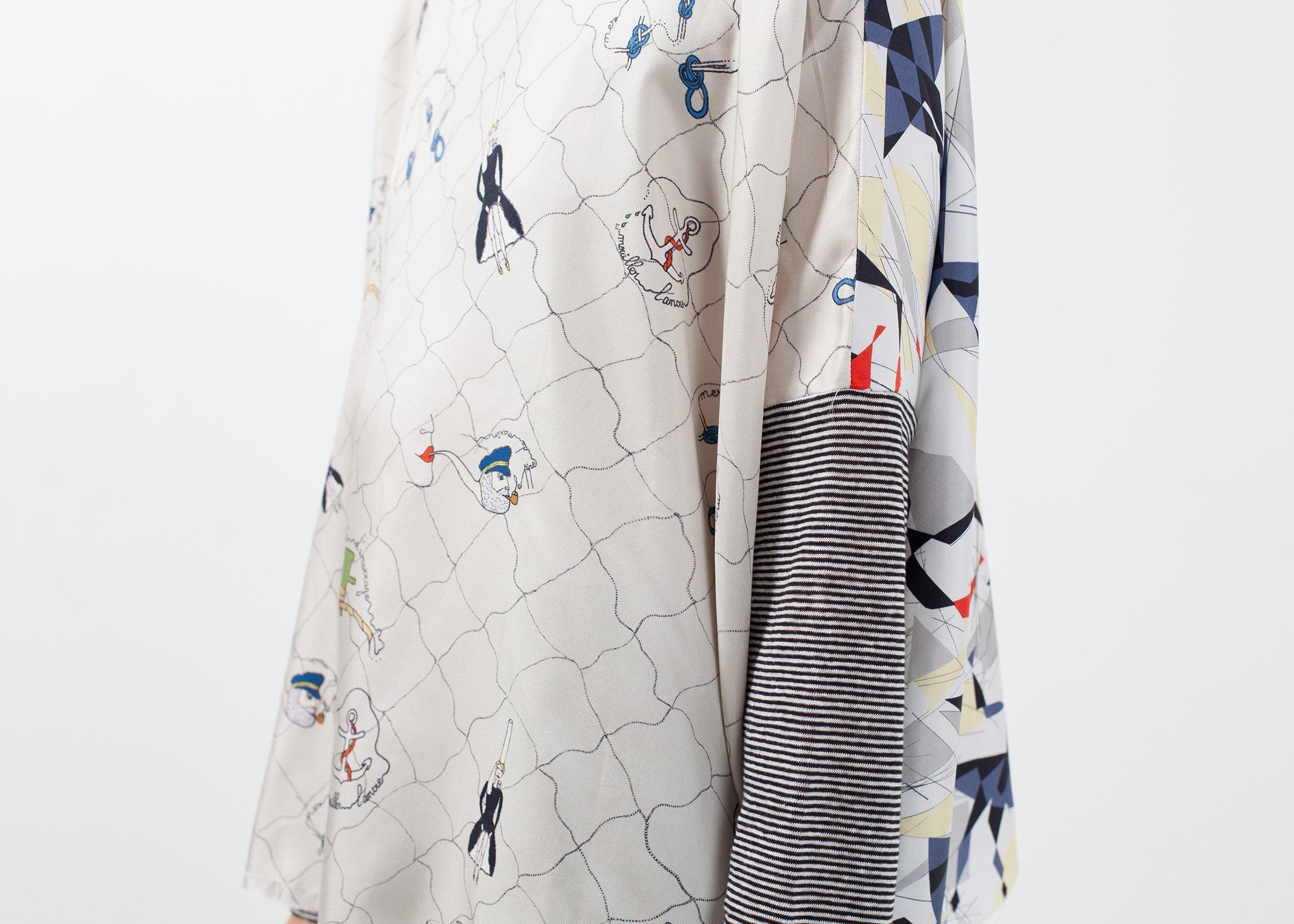 Hosszú ujjú, doboz alakú blúz