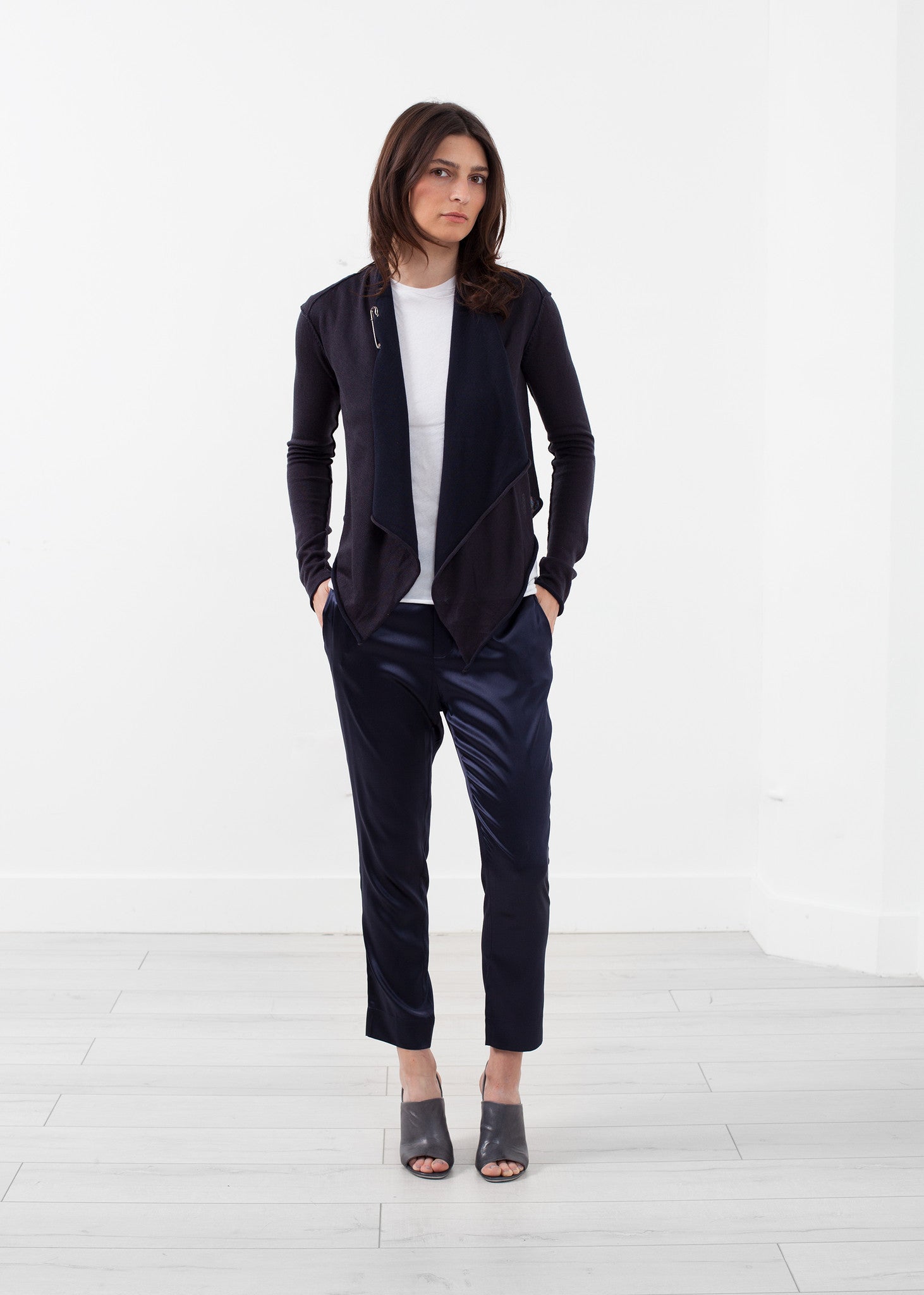 Drapézott nyakú kardigán