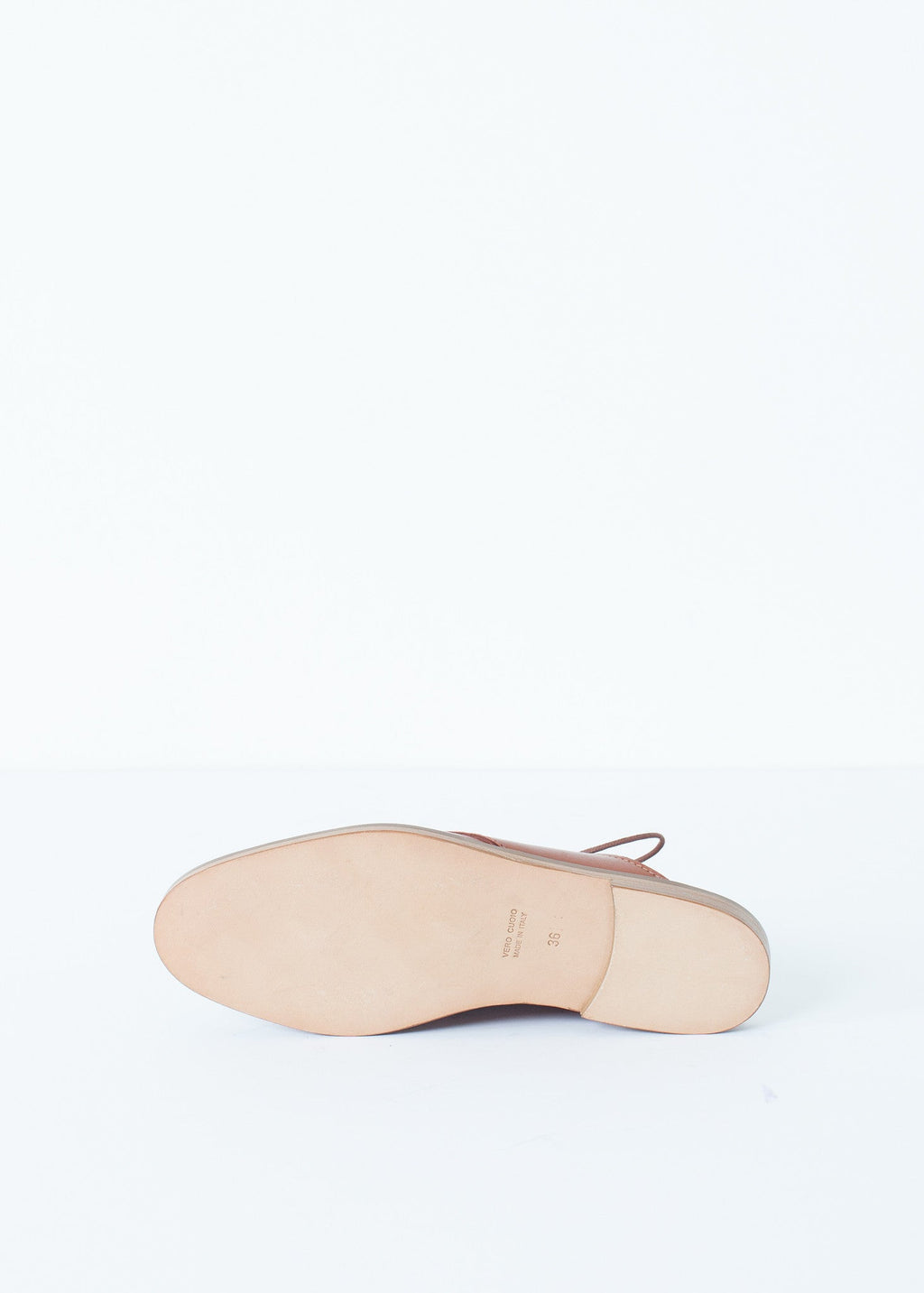 Hát nélküli Oxford barna színben