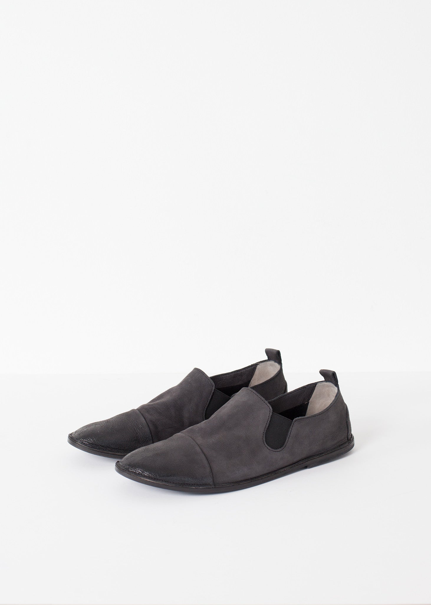 Alacsony Chelsea csizma fekete színben