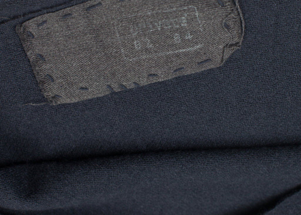 Óriás dobósál palaszürkében