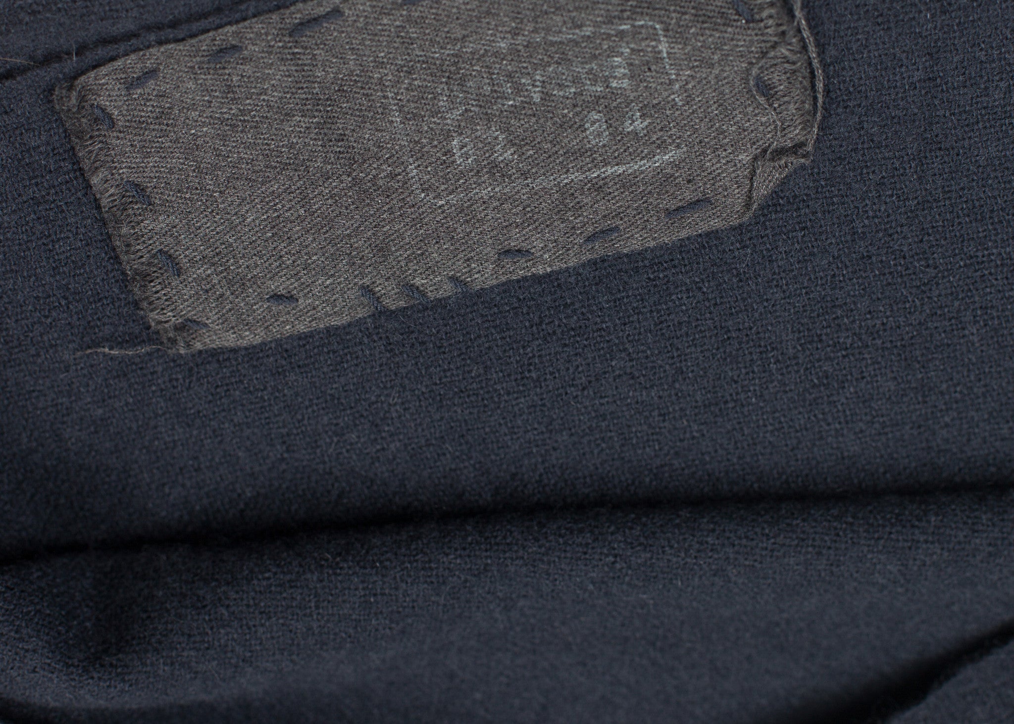 Óriás dobósál palaszürkében