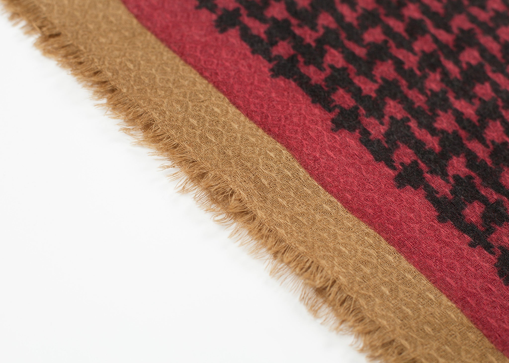 Houndstooth tér Rouge-ban